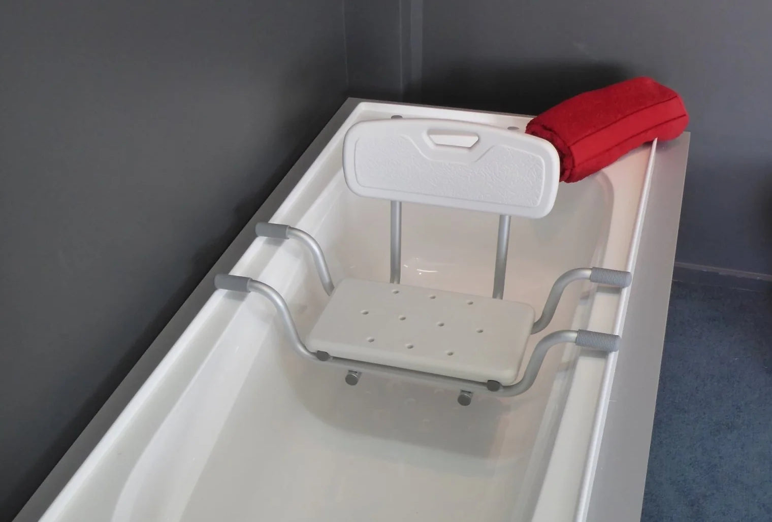 BATH  SEAT